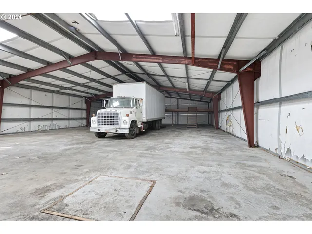 $659,000 | 24977 Sturtevant Drive, Veneta, OR 97487