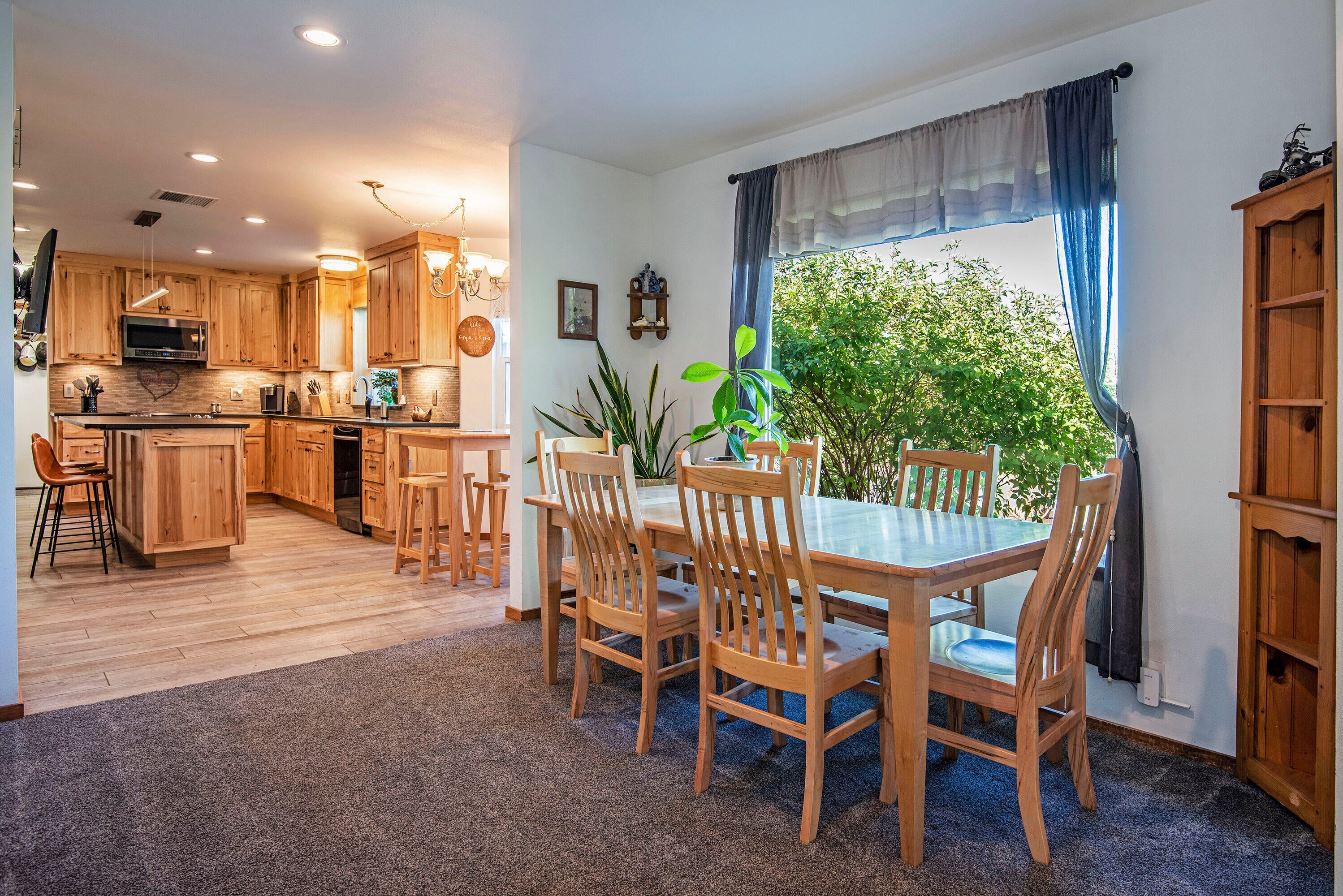 62227 Powell Butte Road Bend, OR 97701 - Photo 13 of 63 Dining Area