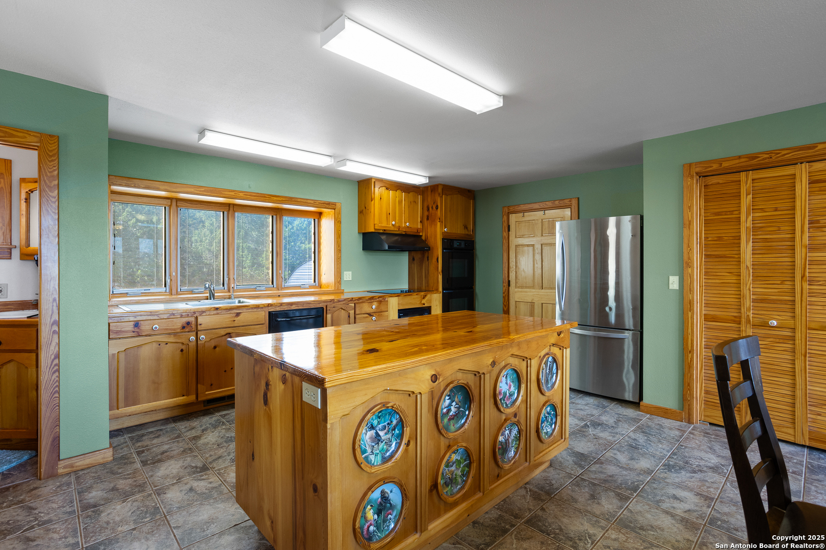 597 Krause Road Pipe Creek, TX 78063 - Photo 56 of 70 a very nice looking room with a large window