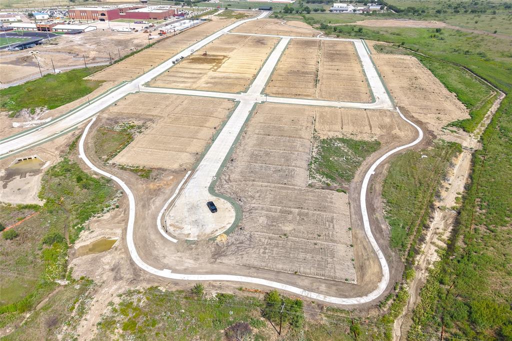 7018 Butterfield Drive Sanger, TX 76266 - Photo 4 of 11