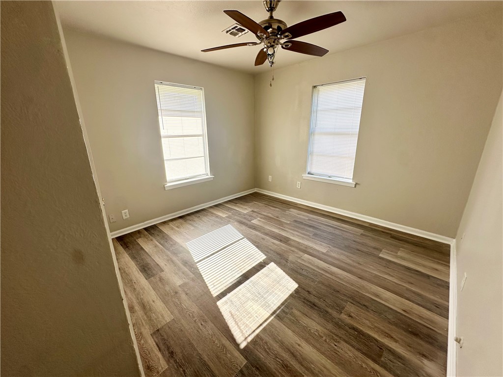 2552 Ave B Ingleside, TX 78362 - Photo 9 of 10 a view of an empty room and window