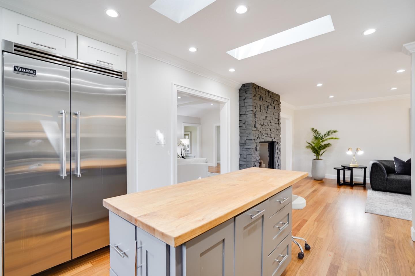 487 Chatham Road Burlingame, CA 94010 - Photo 12 of 39 Gallery Image 12