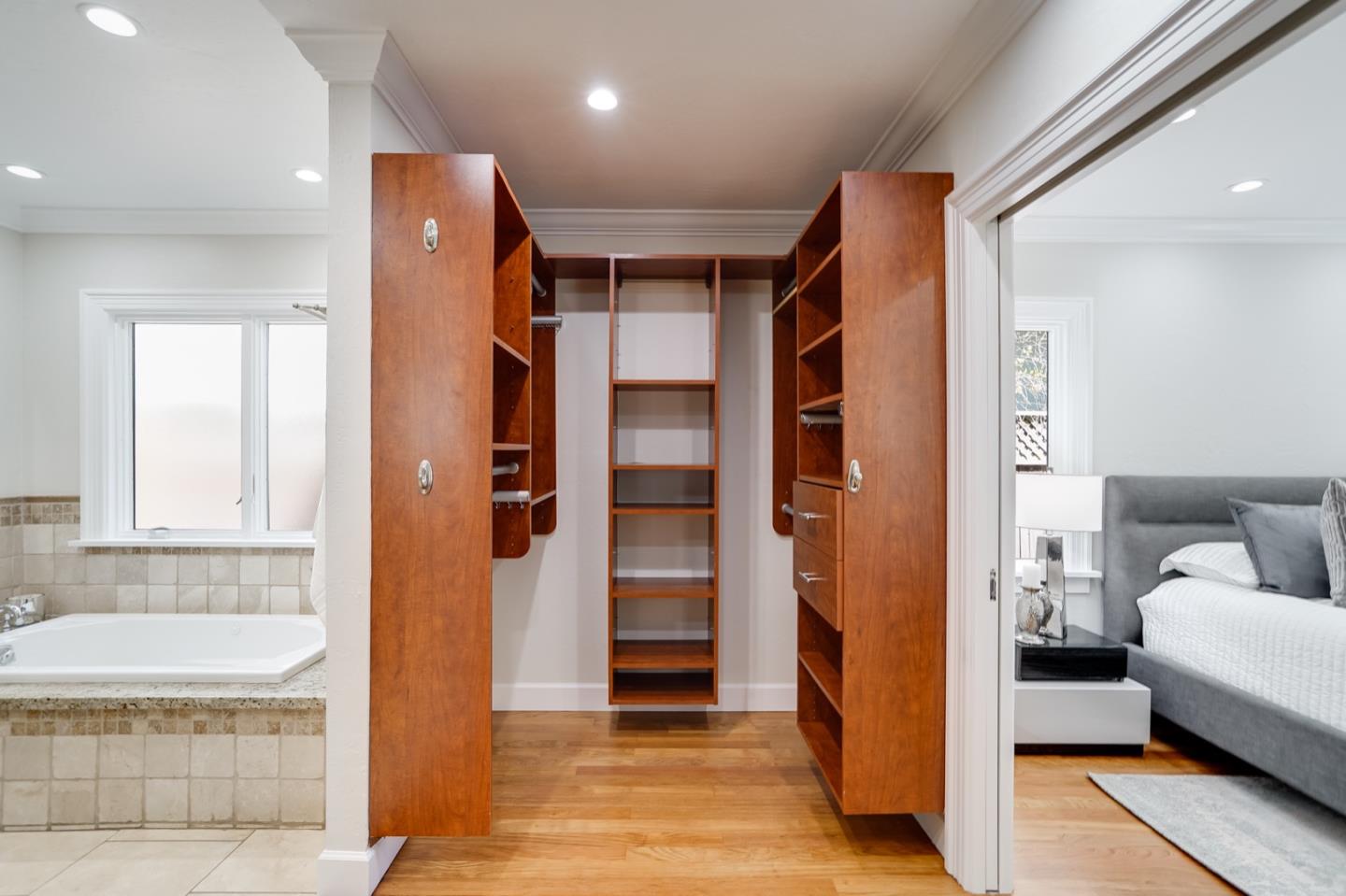487 Chatham Road Burlingame, CA 94010 - Photo 20 of 39 Gallery Image 20