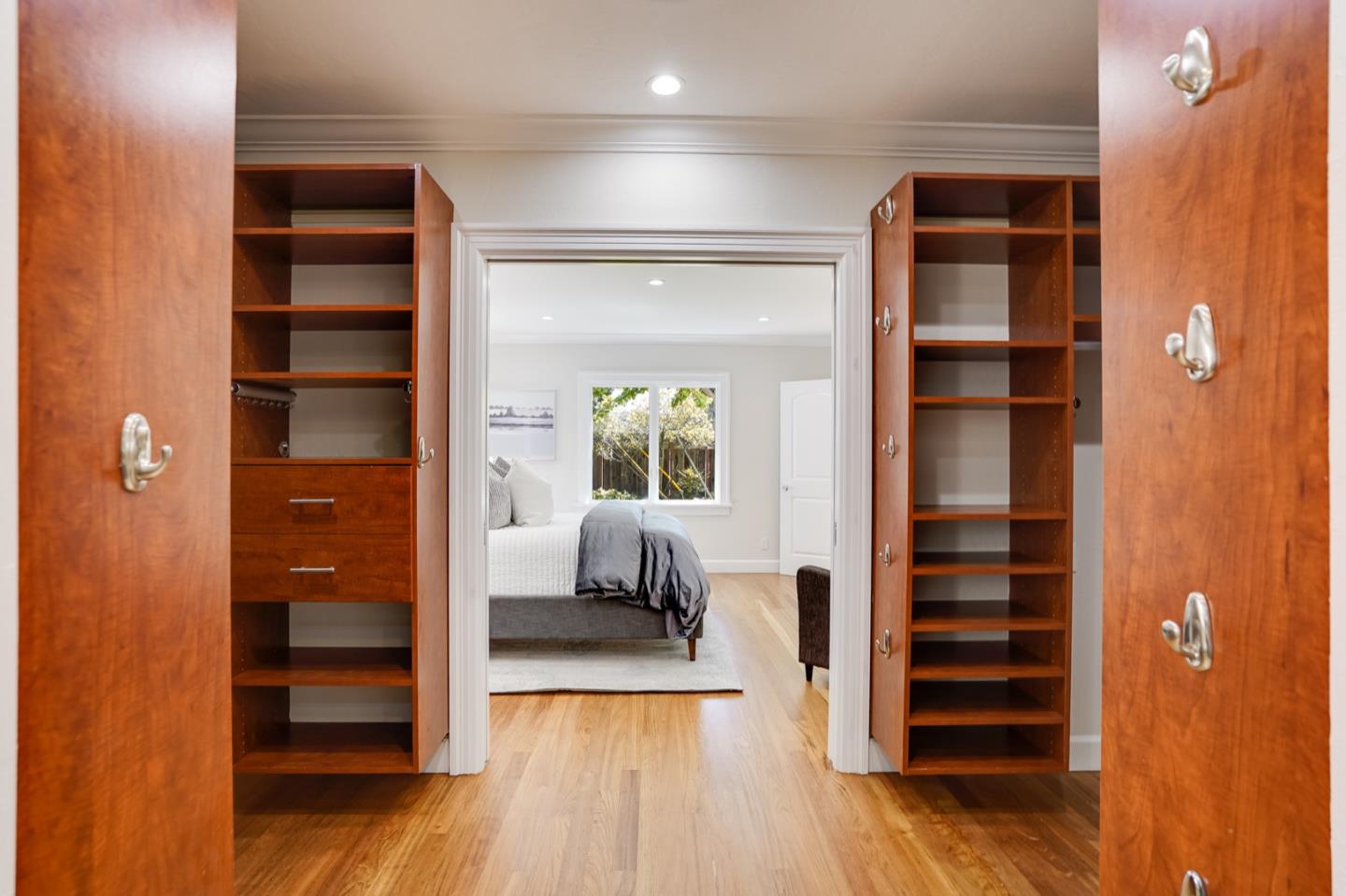 487 Chatham Road Burlingame, CA 94010 - Photo 21 of 39 Gallery Image 21