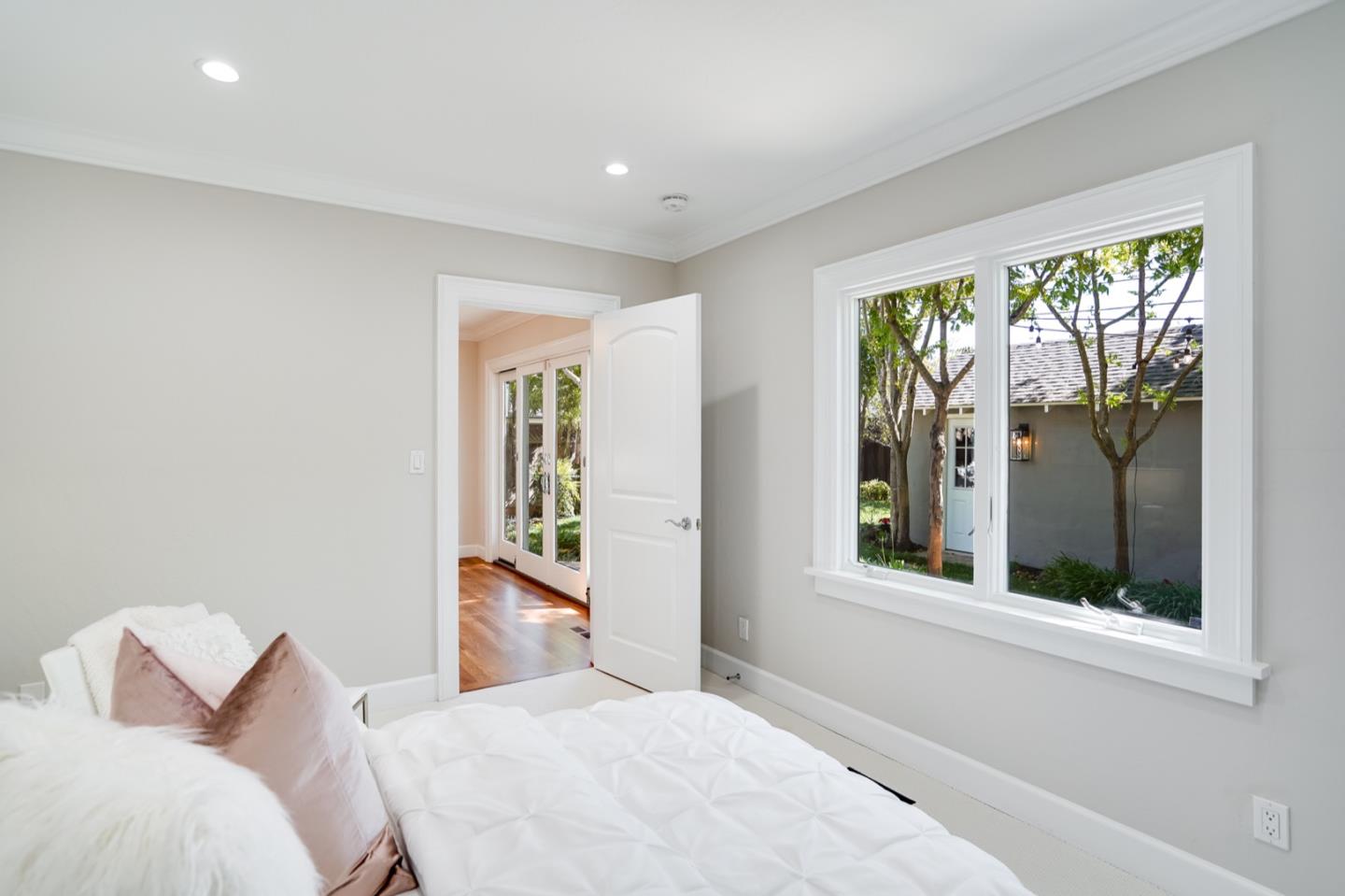 487 Chatham Road Burlingame, CA 94010 - Photo 25 of 39 Gallery Image 25
