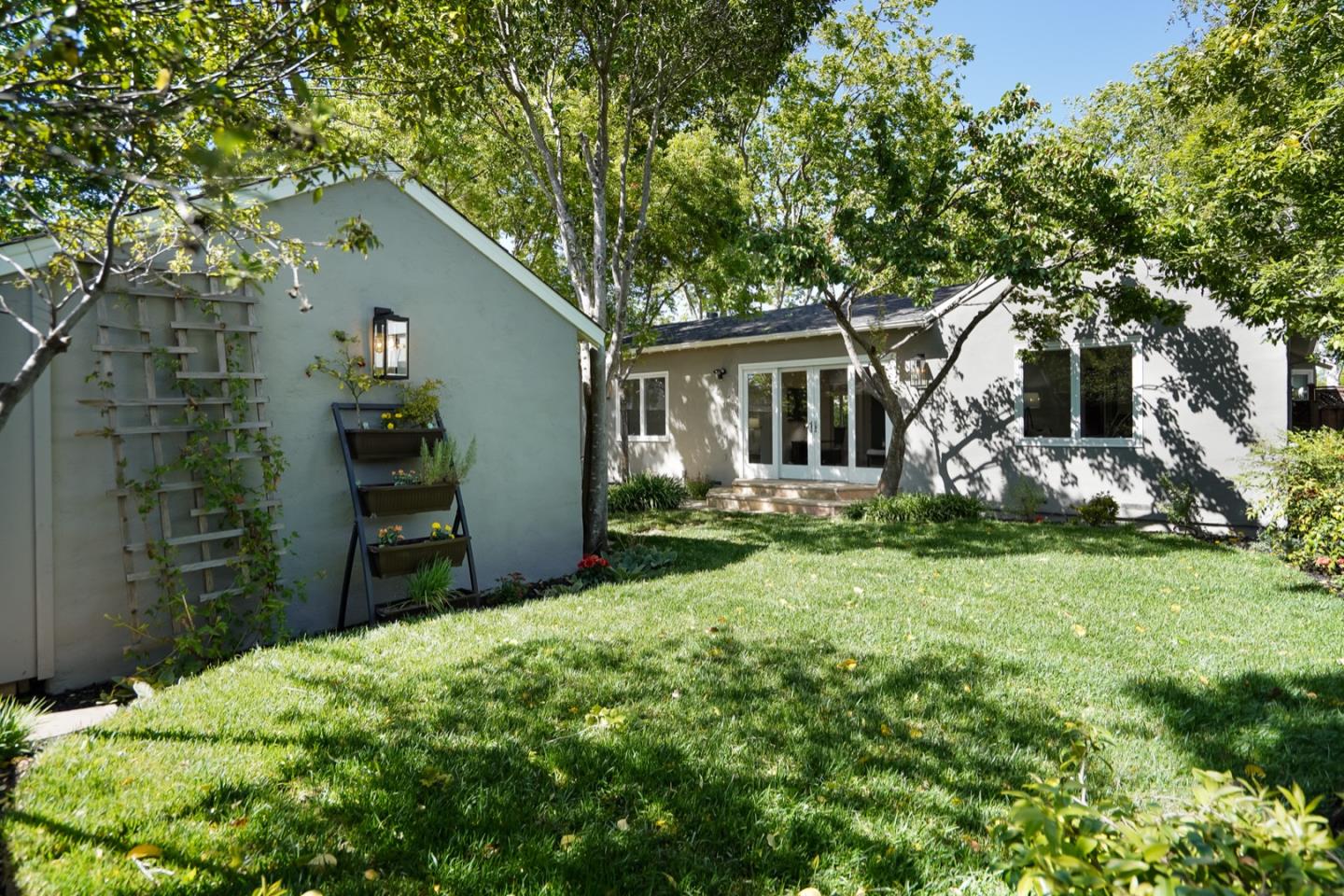 487 Chatham Road Burlingame, CA 94010 - Photo 34 of 39 Gallery Image 34