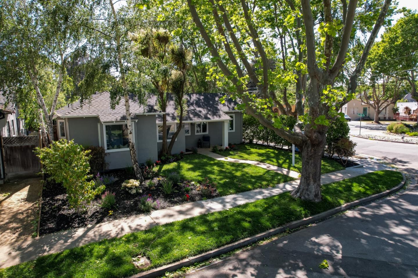 487 Chatham Road Burlingame, CA 94010 - Photo 38 of 39 Gallery Image 38