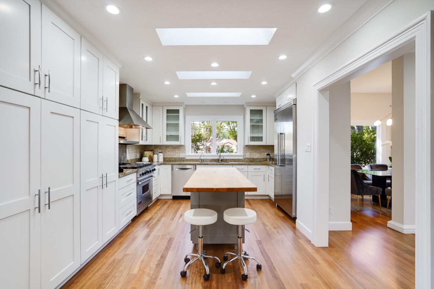 487 Chatham Road Burlingame, CA 94010 - Photo 10 of 39 Gallery Image 10