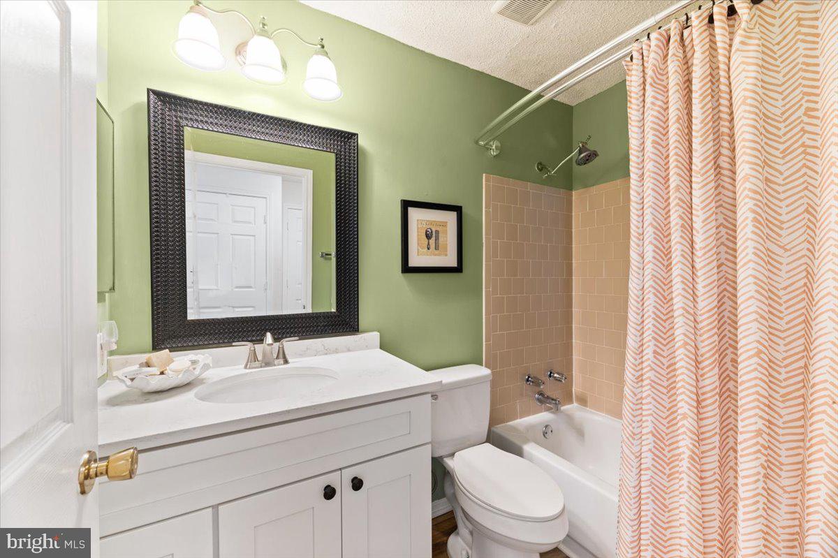 20963 Timber Ridge Terrace, Unit 204 Ashburn, VA 20147 - Photo 22 of 30 Gallery Image 22