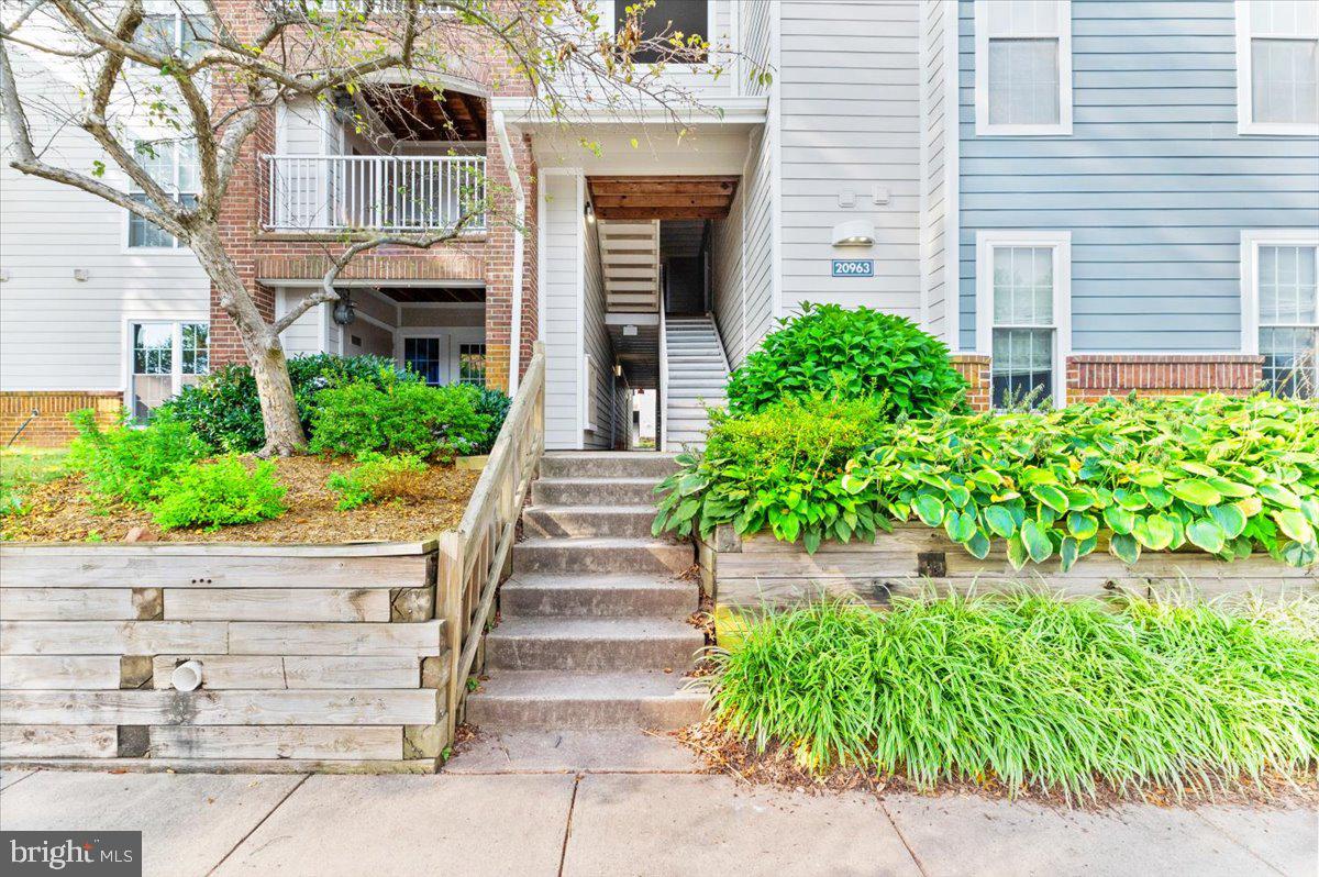 20963 Timber Ridge Terrace, Unit 204 Ashburn, VA 20147 - Photo 5 of 30 Gallery Image 5