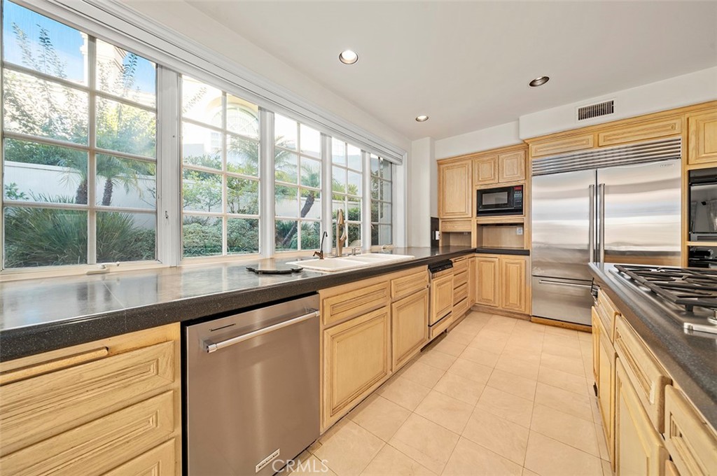 17 Pemberly Irvine, CA 92603 - Photo 17 of 60