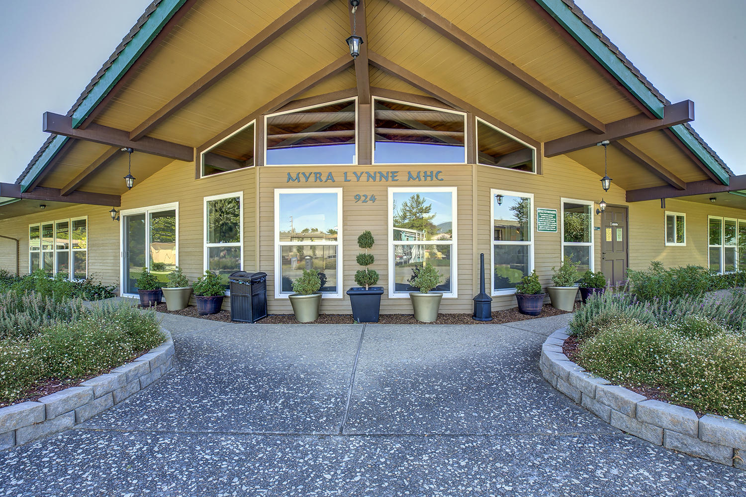 849 Carol Rae Medford, OR 97501 - Photo 22 of 32 Clubhouse
