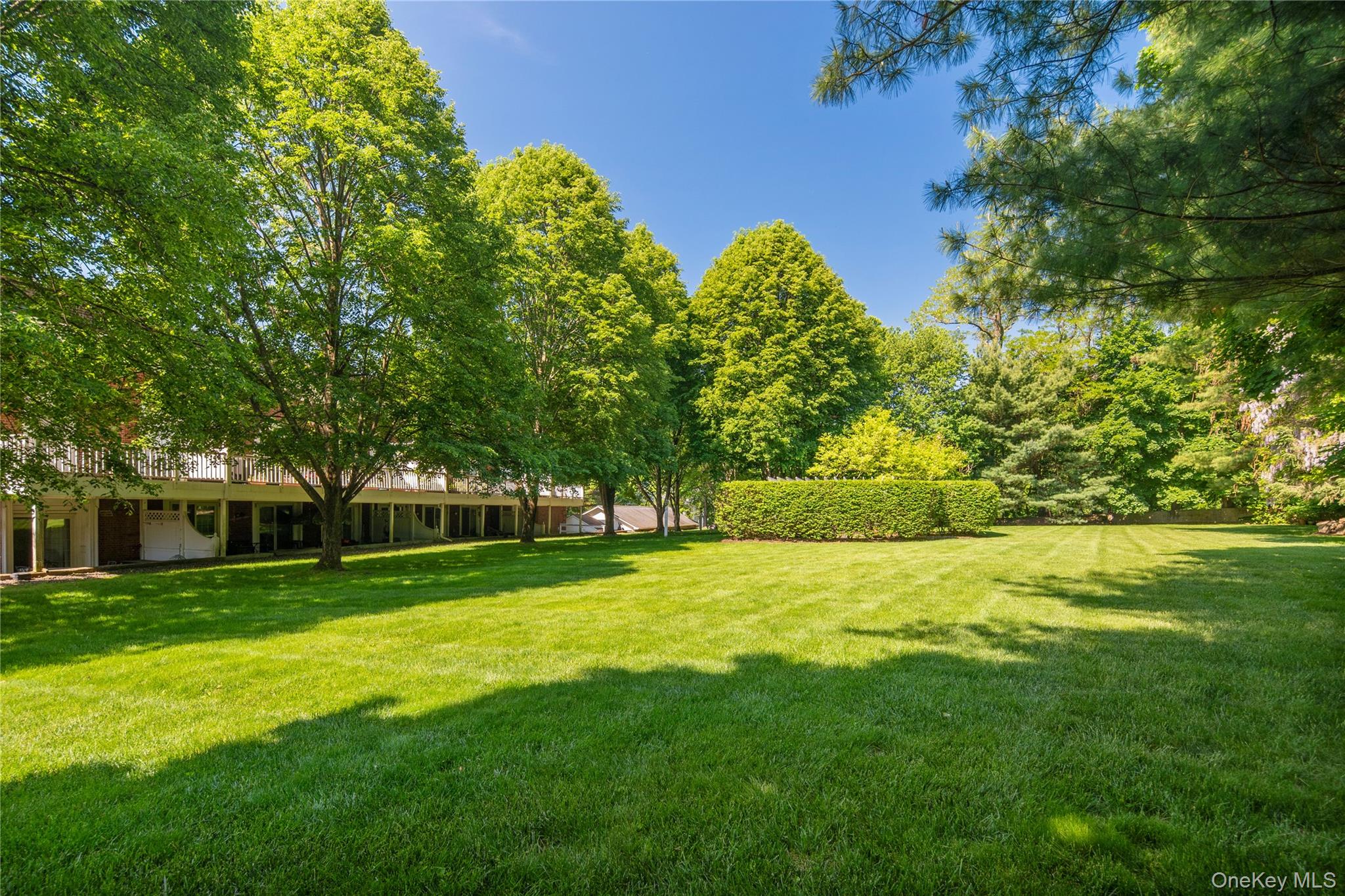 20 Whippoorwill Road East, Unit 2J Armonk, NY 10504 - Photo 20 of 27