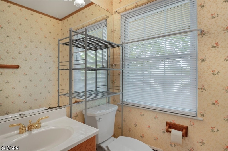 44 Summit Road Oak Ridge, NJ 07438 - Photo 12 of 19