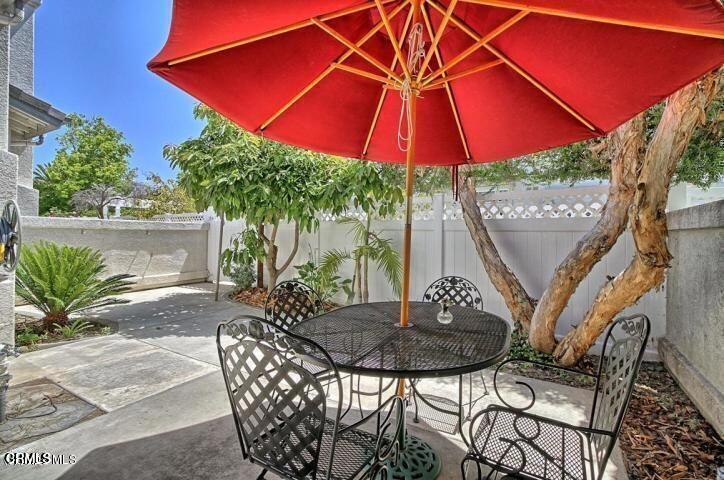 508 Niveo Lane Oxnard, CA 93030 - Photo 3 of 3 a view of an outdoor sitting area with furniture and backyard