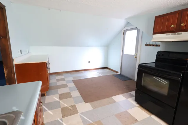 $419,000 | 55 Horseshoe Avenue, Hartford, VT 05088