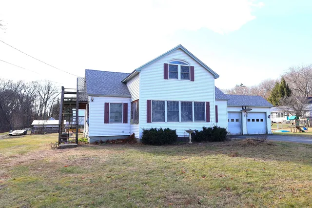 $419,000 | 55 Horseshoe Avenue, Hartford, VT 05088
