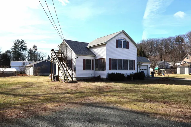 $419,000 | 55 Horseshoe Avenue, Hartford, VT 05088
