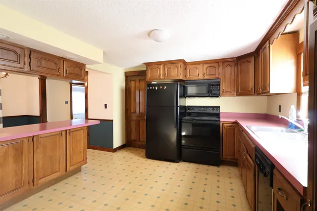 $419,000 | 55 Horseshoe Avenue, Hartford, VT 05088