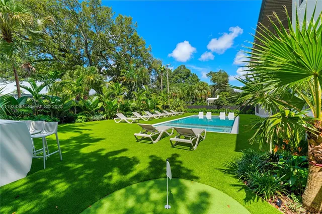 $5,700,000 | 19900 Northeast 21st Court, Miami, FL 33179