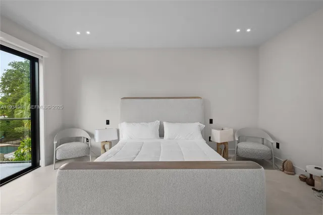 $5,700,000 | 19900 Northeast 21st Court, Miami, FL 33179