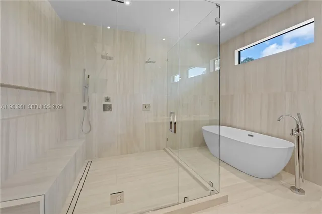 $5,700,000 | 19900 Northeast 21st Court, Miami, FL 33179