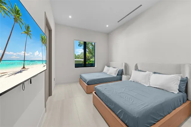 $5,700,000 | 19900 Northeast 21st Court, Miami, FL 33179