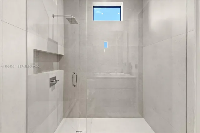 $5,700,000 | 19900 Northeast 21st Court, Miami, FL 33179