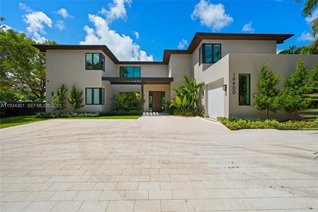 $5,700,000 | 19900 Northeast 21st Court, Miami, FL 33179