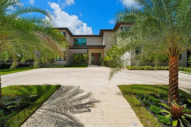 $5,700,000 | 19900 Northeast 21st Court, Miami, FL 33179
