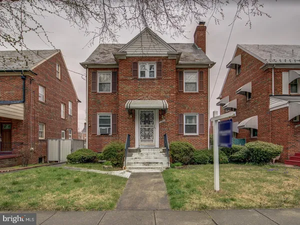 $705,000 | 1323 Tewkesbury Place Northwest, Washington, DC 20012