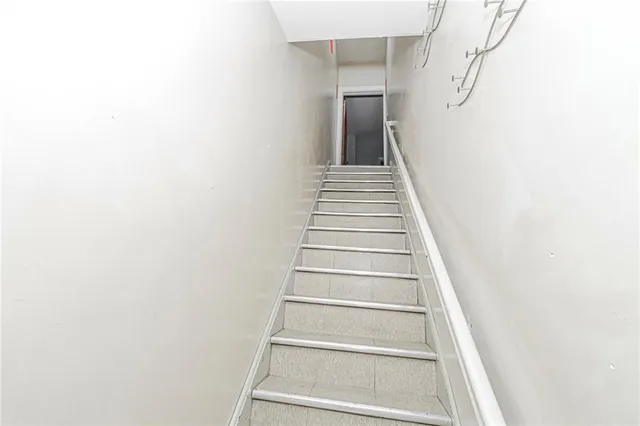 a view of empty room with window