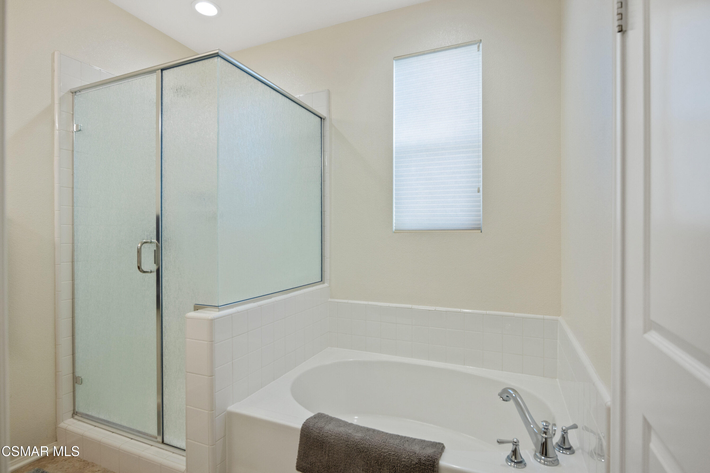 174 Prairie Street Camarillo, CA 93010 - Photo 21 of 35 174 Prairie St Camarillo CA-print-028-04