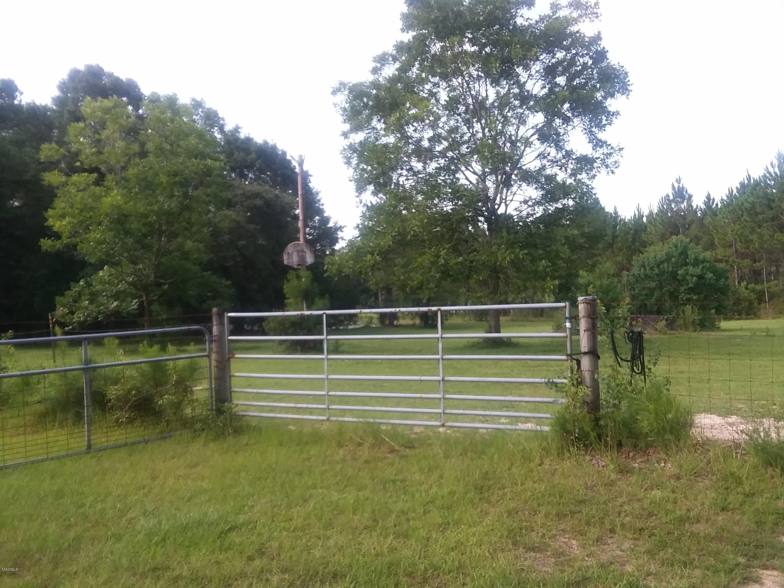 9536 Edwin Ladner Road Pass Christian, MS 39571 - Photo 8 of 12 20180722_092311