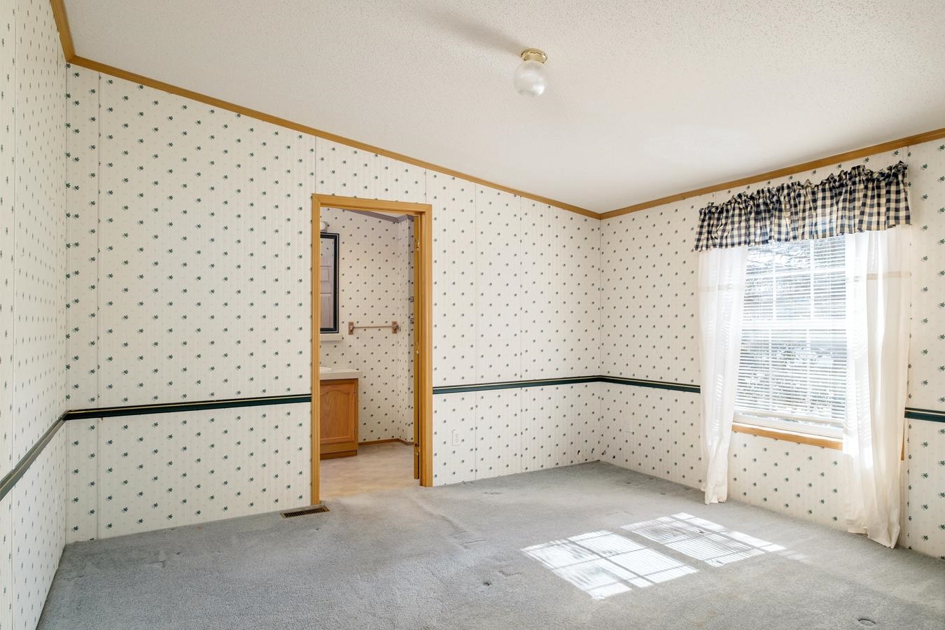 2 Sagamore Lane Rochester, NH 03867 - Photo 18 of 34