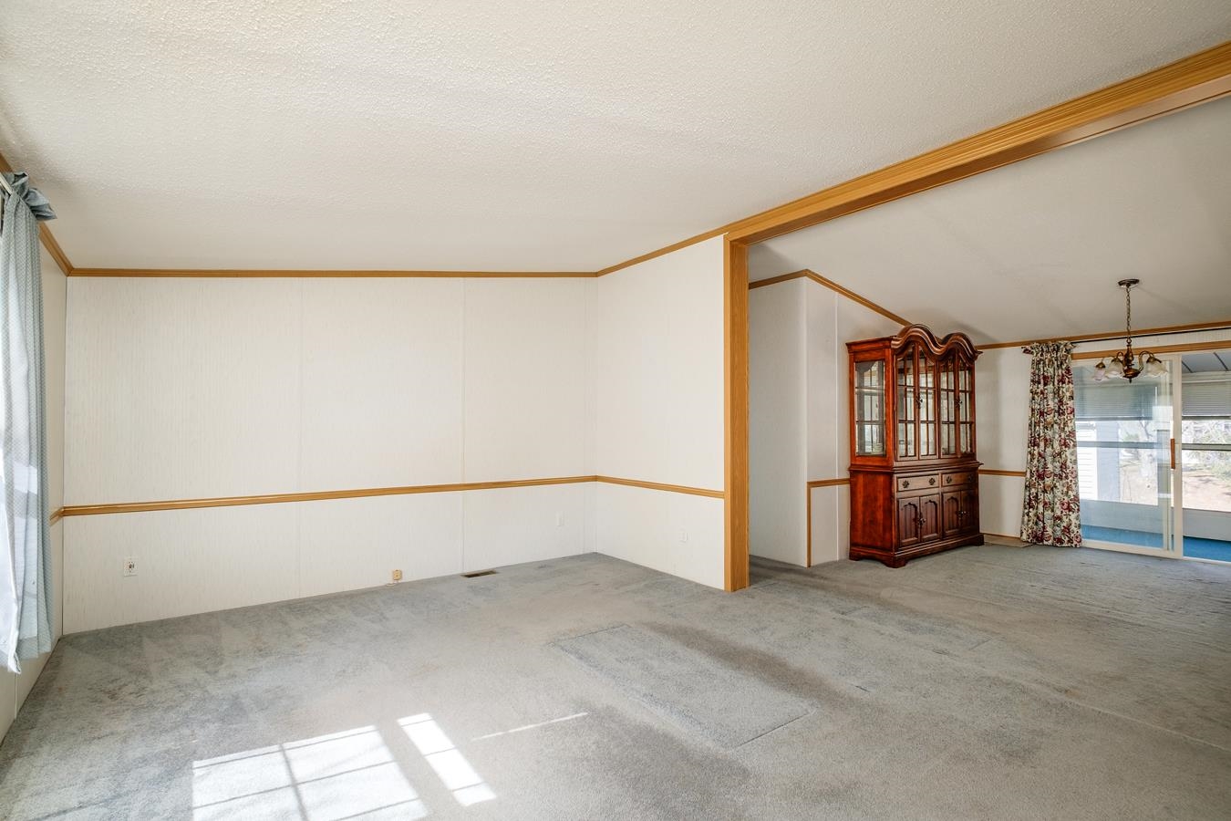 2 Sagamore Lane Rochester, NH 03867 - Photo 5 of 34