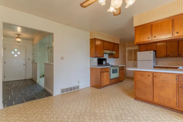 $199,900 | 309 Vista Drive, Mount Vernon, IN 47620