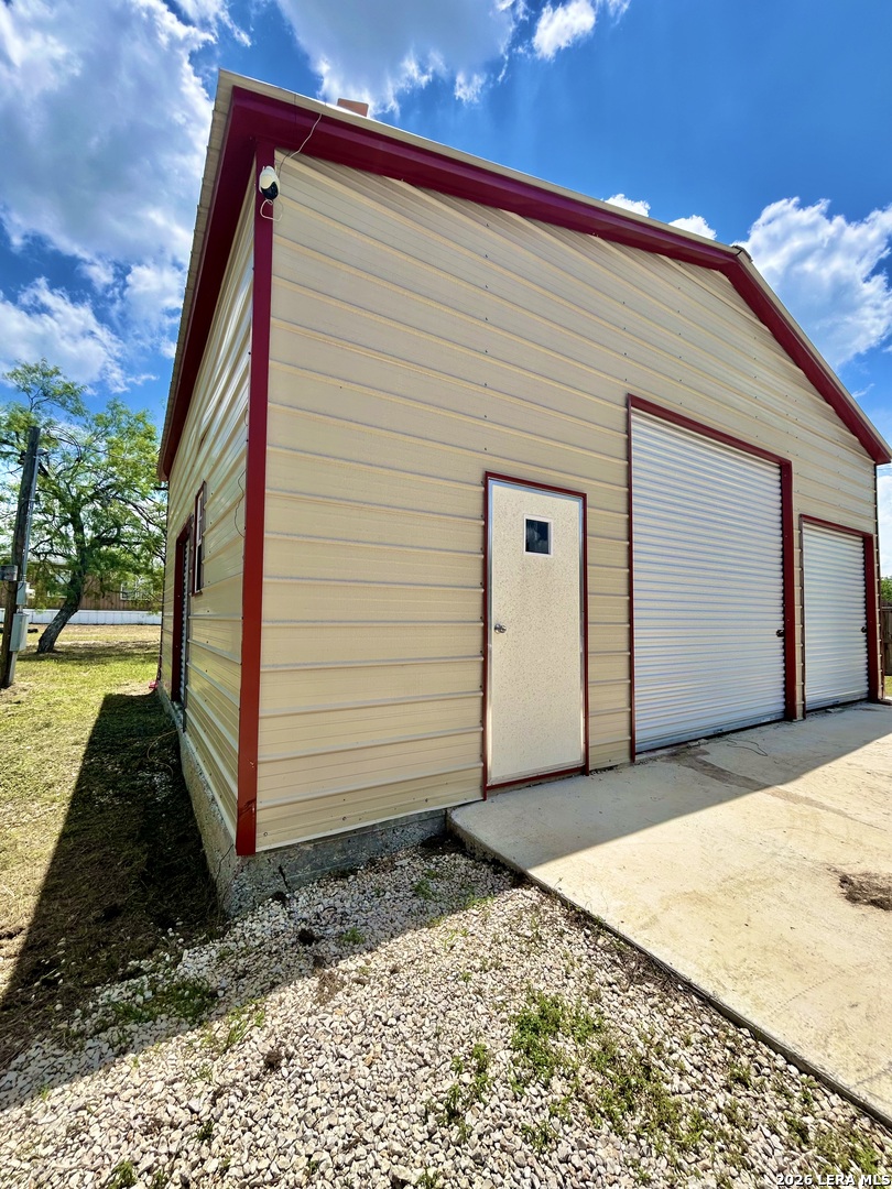 115 4th Street Natalia, TX 78059 - Photo 7 of 48