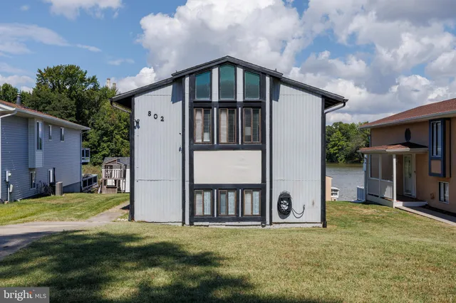 $575,000 | 802 Waterview Drive, Curtis Bay, MD 21226