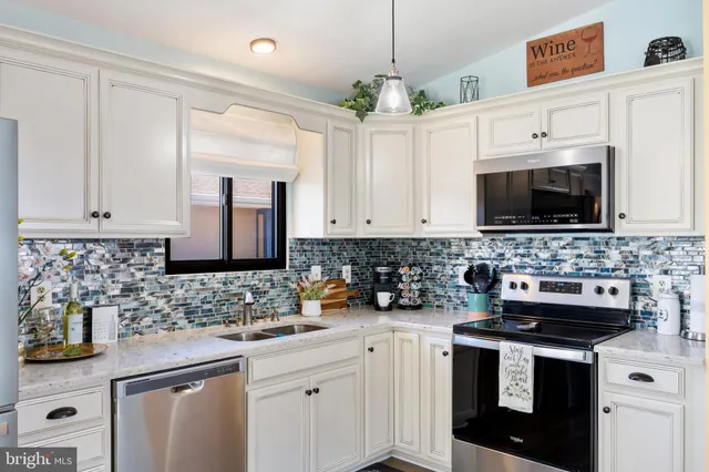 $575,000 | 802 Waterview Drive, Curtis Bay, MD 21226