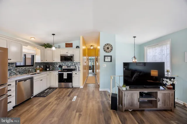 $575,000 | 802 Waterview Drive, Curtis Bay, MD 21226