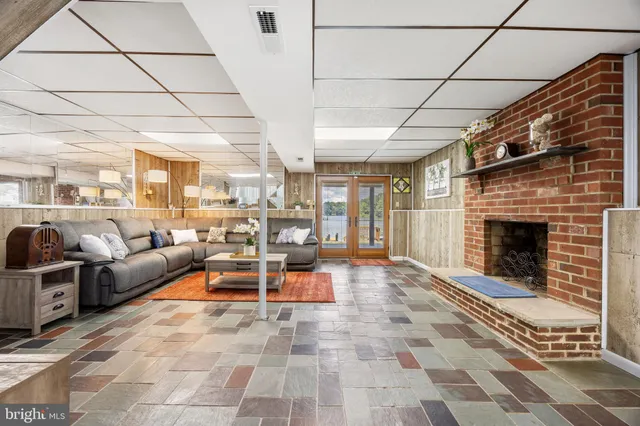 $575,000 | 802 Waterview Drive, Curtis Bay, MD 21226