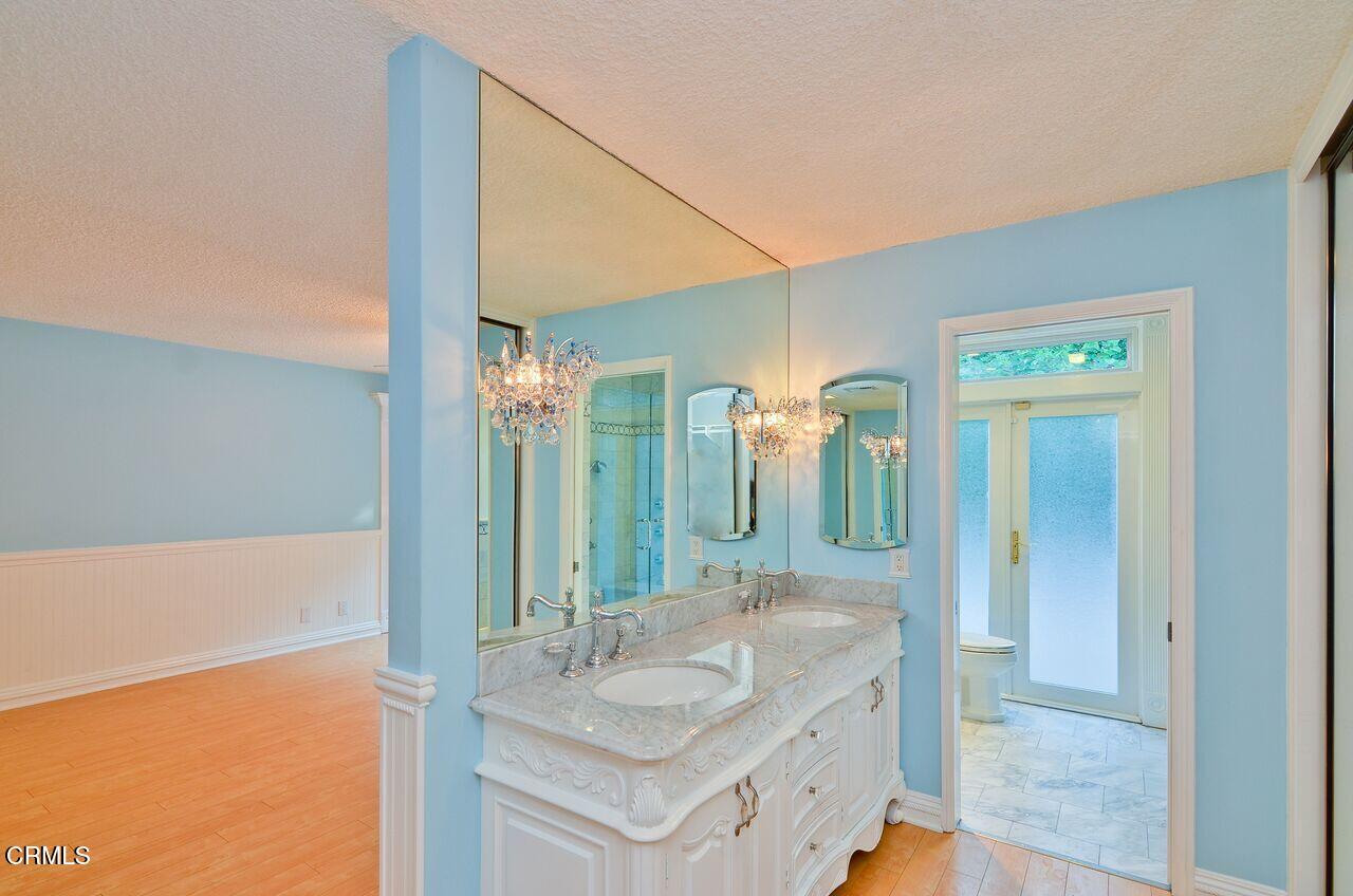 533 North Altura Road Arcadia, CA 91007 - Photo 20 of 29 Primary bath