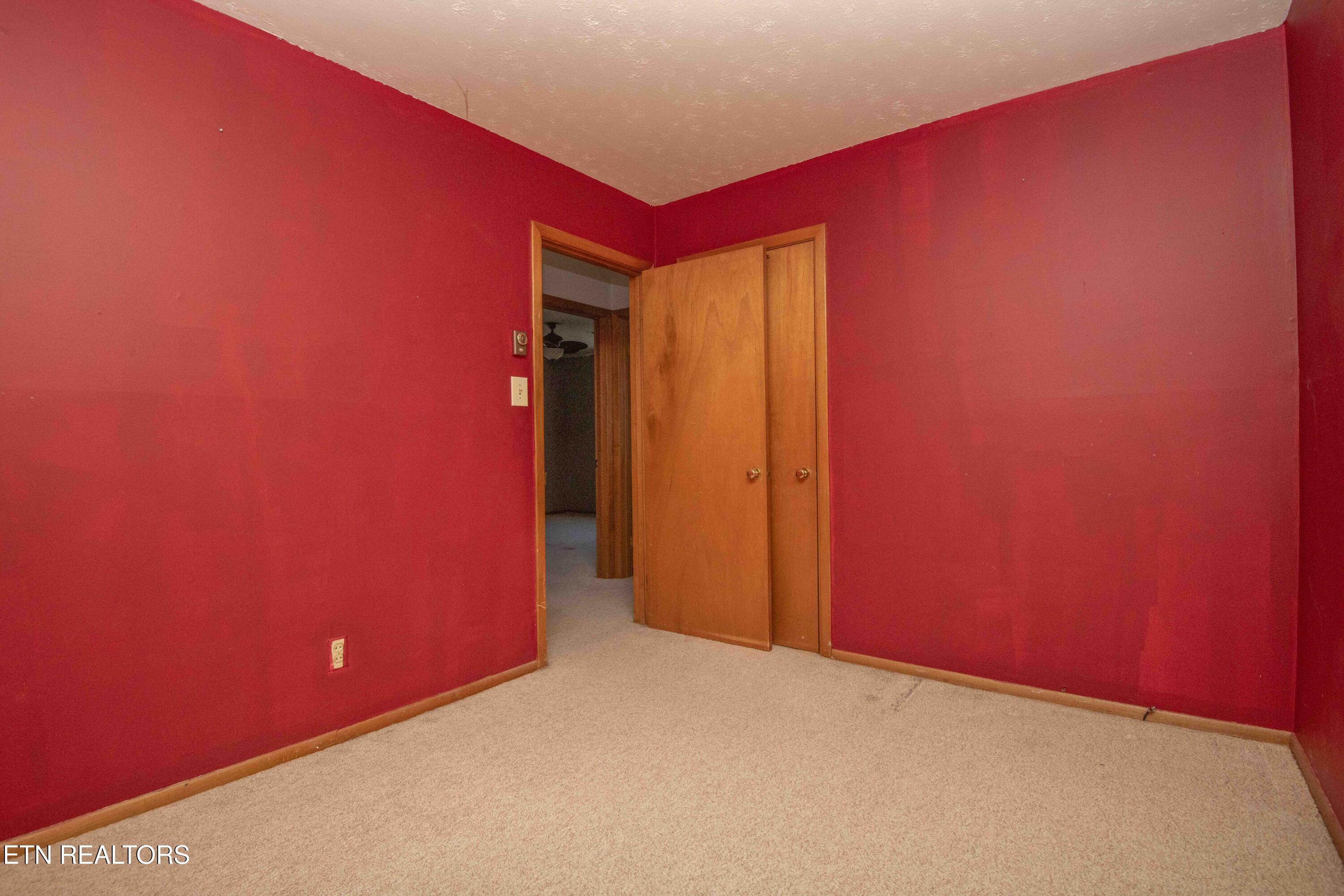 4708 Maplehill Road Knoxville, TN 37914 - Photo 23 of 47 Bedroom 2