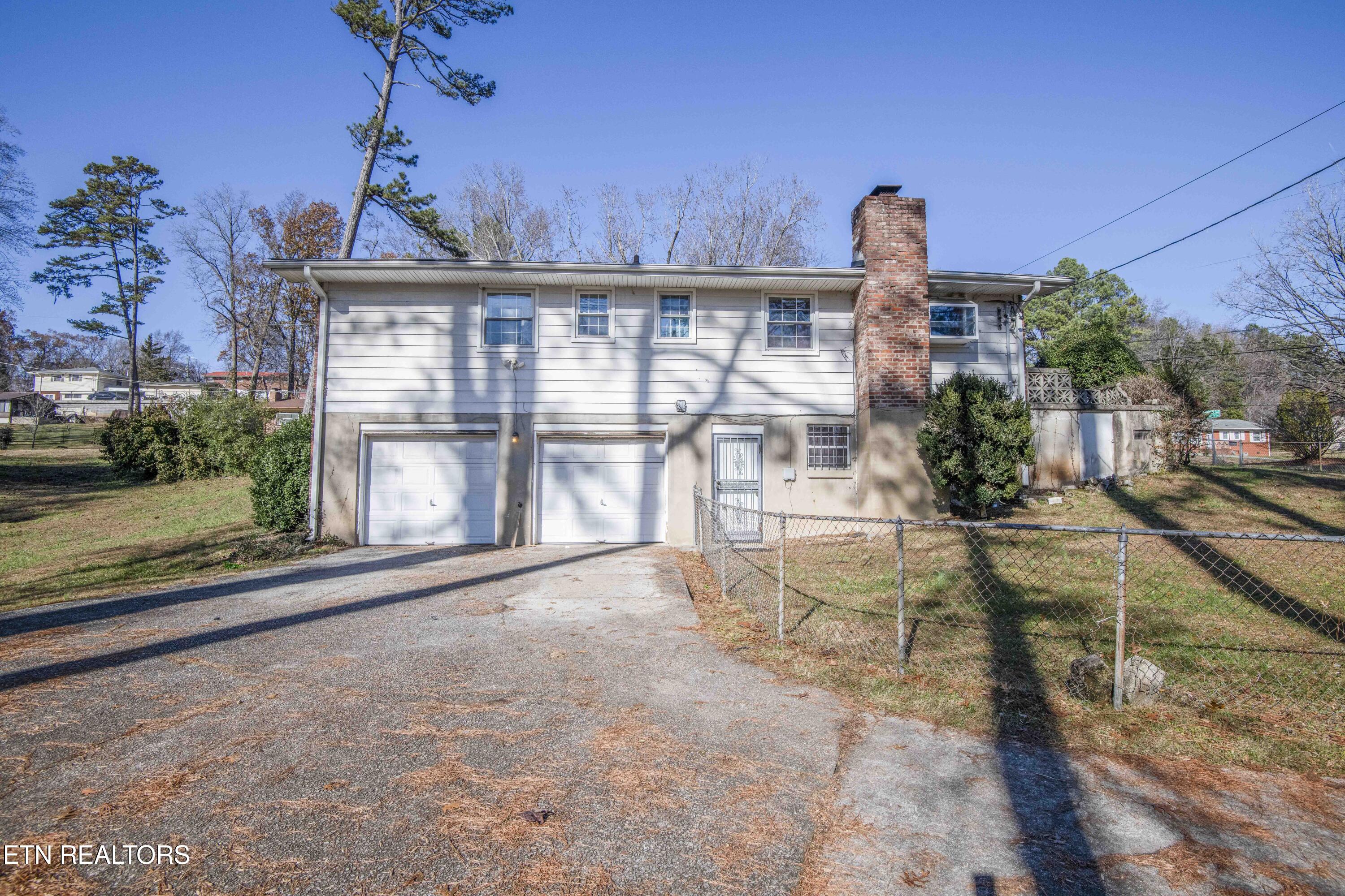 4708 Maplehill Road Knoxville, TN 37914 - Photo 44 of 47 2 Car Garage in Bsmt