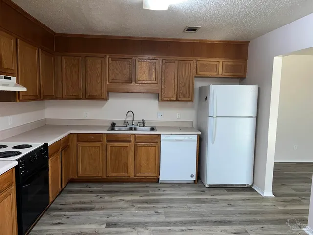 $1,400 | 410 Deborah Lane, Unit A, Pensacola, FL 32514