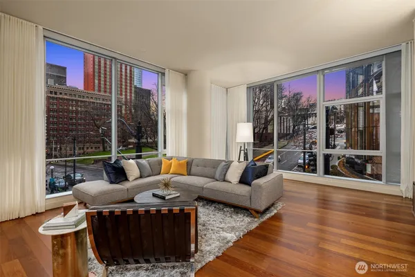 $599,950 | 909 5th Avenue, Unit 204, Seattle, WA 98164