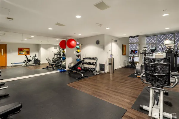 $599,950 | 909 5th Avenue, Unit 204, Seattle, WA 98164