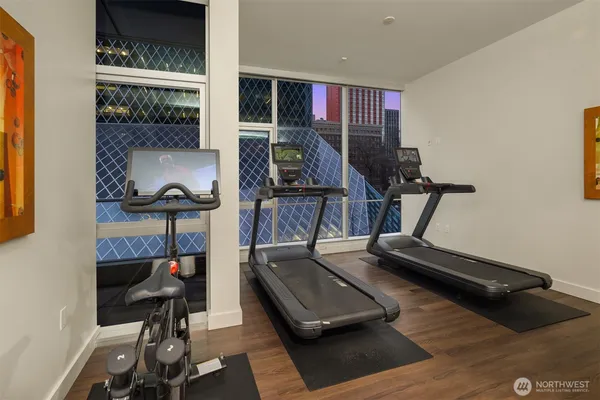 $599,950 | 909 5th Avenue, Unit 204, Seattle, WA 98164