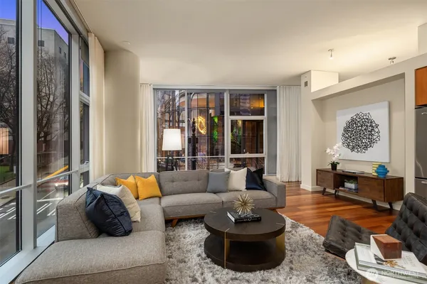 $599,950 | 909 5th Avenue, Unit 204, Seattle, WA 98164